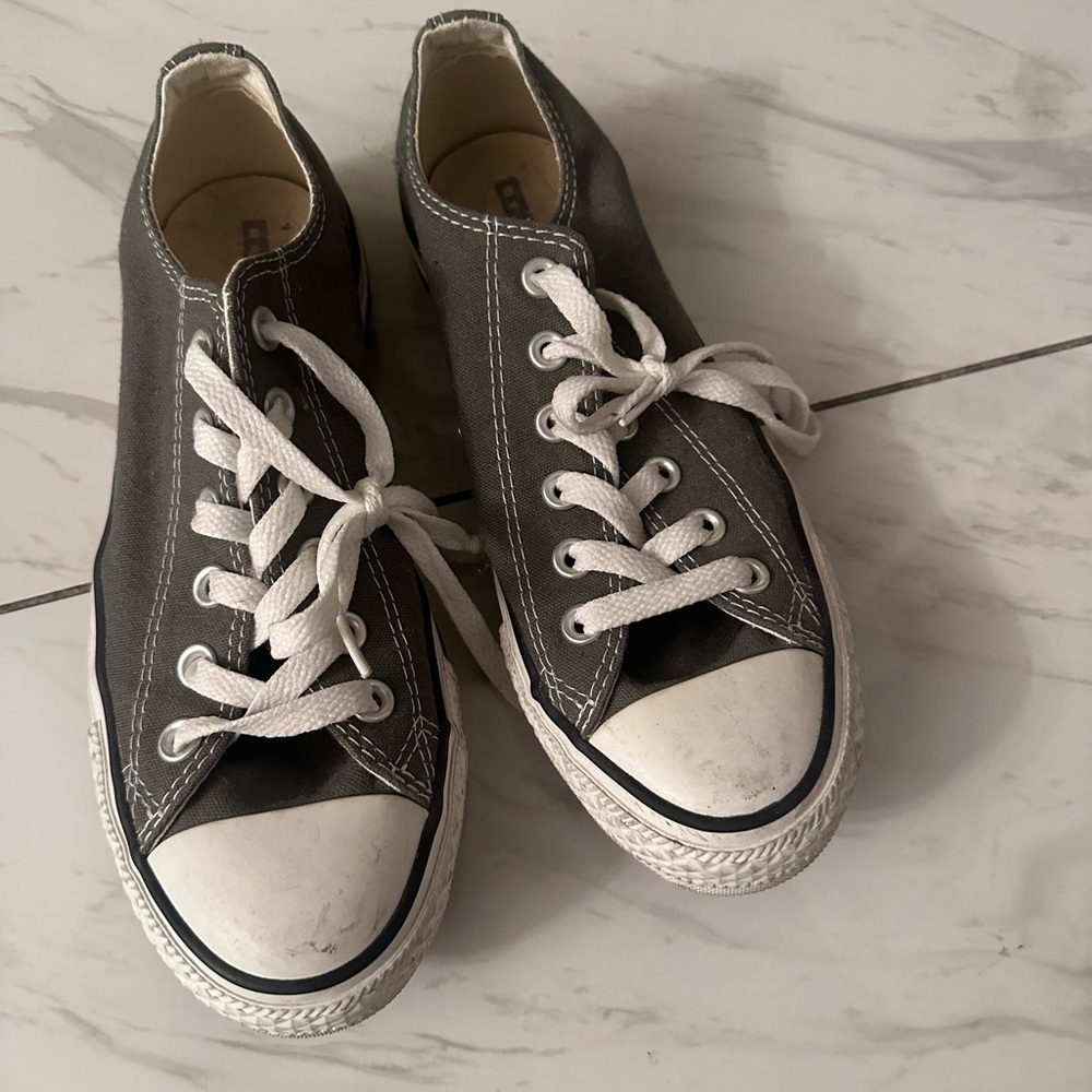 Grey men’s converse